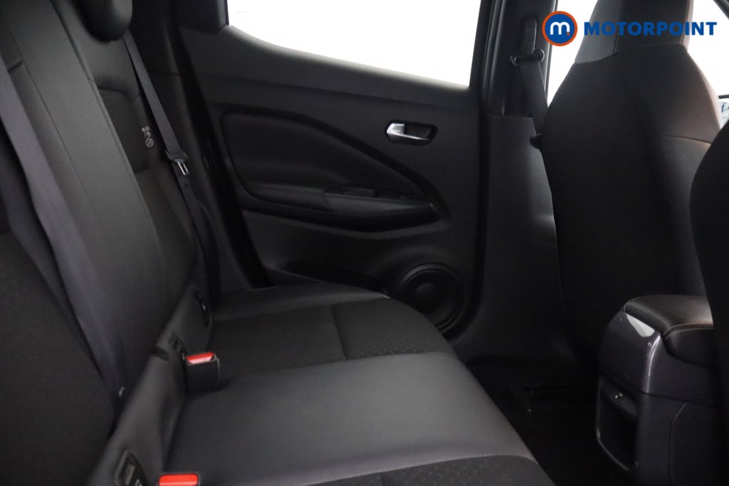 Nissan Juke N-Connecta Manual Petrol SUV - Stock Number (1660481) - 9th supplementary image