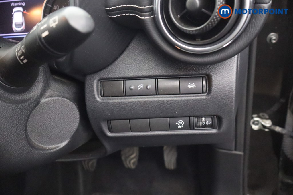 Nissan Juke N-Connecta Manual Petrol SUV - Stock Number (1660481) - 14th supplementary image