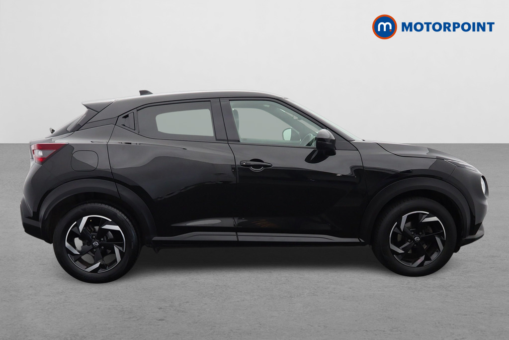 Nissan Juke N-Connecta Manual Petrol SUV - Stock Number (1660481) - Drivers side