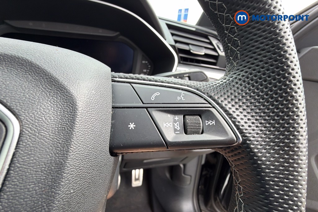 Audi Q3 Black Edition Manual Petrol SUV - Stock Number (1660599) - 4th supplementary image