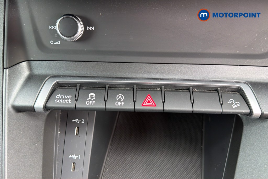 Audi Q3 Black Edition Manual Petrol SUV - Stock Number (1660599) - 16th supplementary image