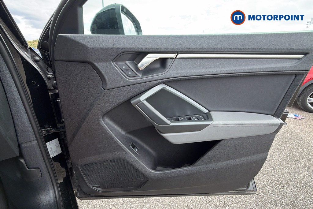 Audi Q3 Black Edition Manual Petrol SUV - Stock Number (1660599) - 19th supplementary image