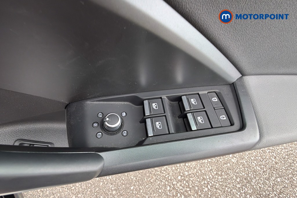 Audi Q3 Black Edition Manual Petrol SUV - Stock Number (1660599) - 20th supplementary image