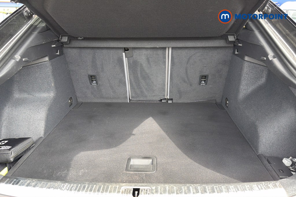 Audi Q3 Black Edition Manual Petrol SUV - Stock Number (1660599) - 33rd supplementary image