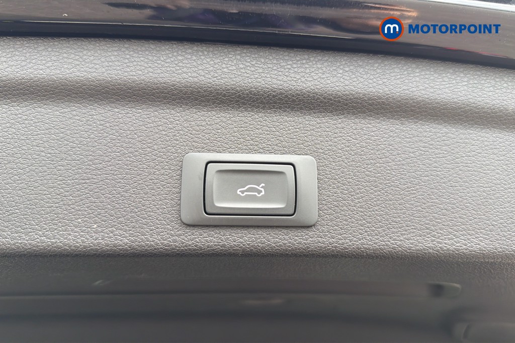 Audi Q3 Black Edition Manual Petrol SUV - Stock Number (1660599) - 35th supplementary image