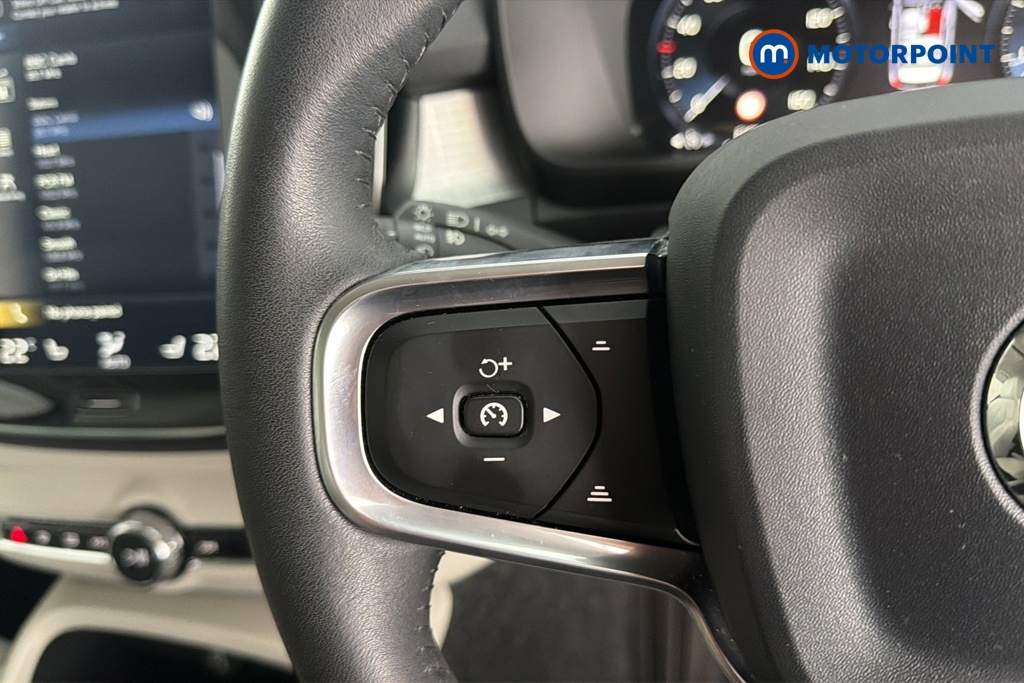 Volvo Xc40 Momentum Automatic Petrol SUV - Stock Number (1660856) - 4th supplementary image