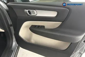 Volvo Xc40 Momentum Automatic Petrol SUV - Stock Number (1660856) - 18th supplementary image