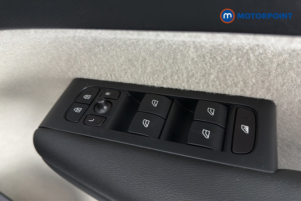 Volvo Xc40 Momentum Automatic Petrol SUV - Stock Number (1660856) - 19th supplementary image