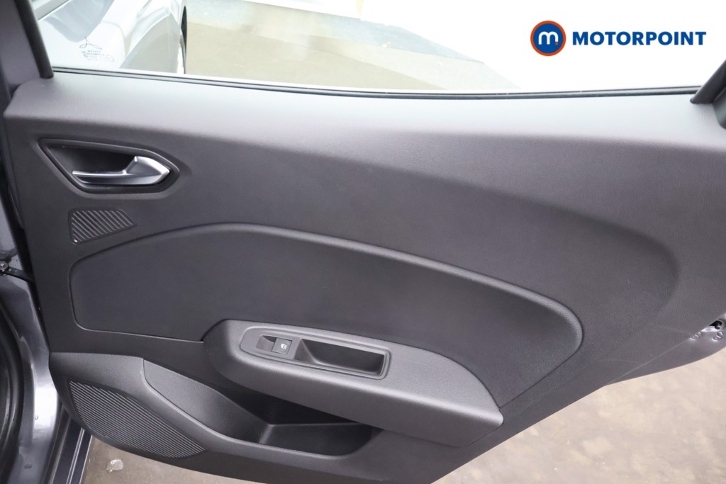 Renault Clio Evolution Automatic Petrol-Electric Hybrid Hatchback - Stock Number (1661107) - 17th supplementary image