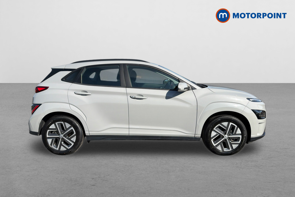 Hyundai Kona Se Connect Automatic Electric SUV - Stock Number (1661384) - Drivers side