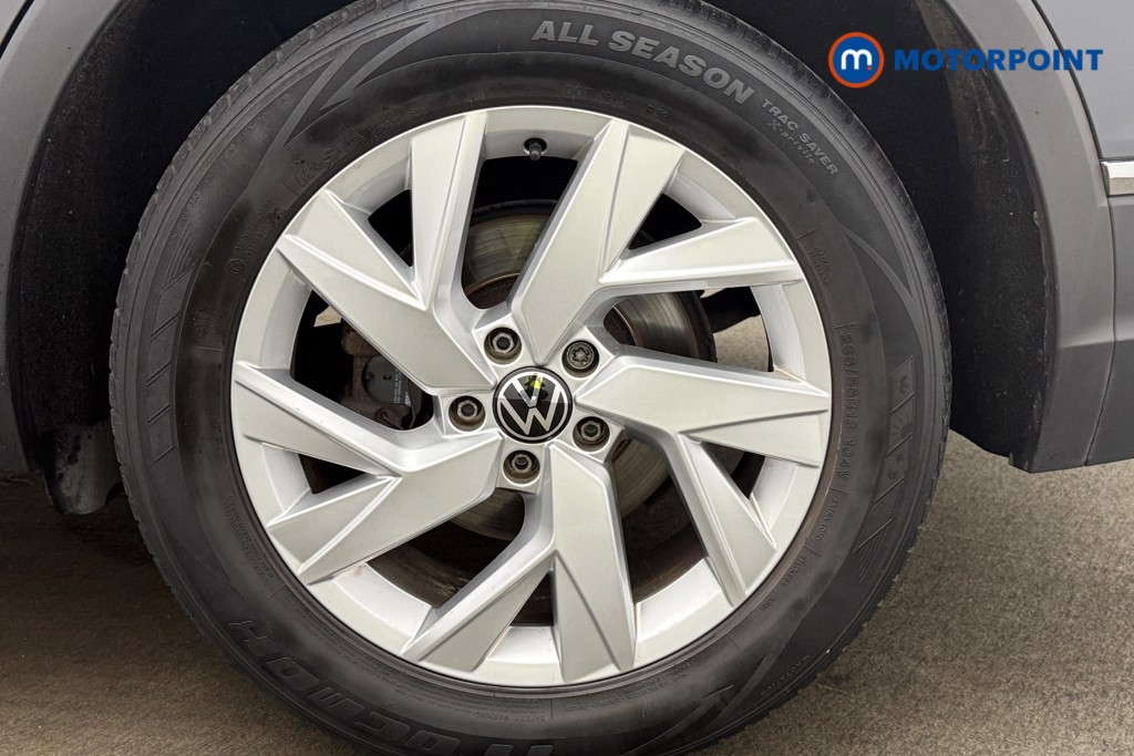 Volkswagen Tiguan Life Manual Petrol SUV - Stock Number (1661802) - 2nd supplementary image