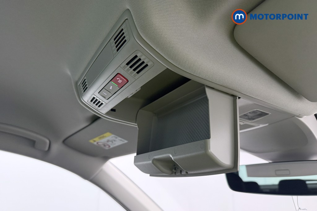 Volkswagen Tiguan Life Manual Petrol SUV - Stock Number (1661802) - 35th supplementary image