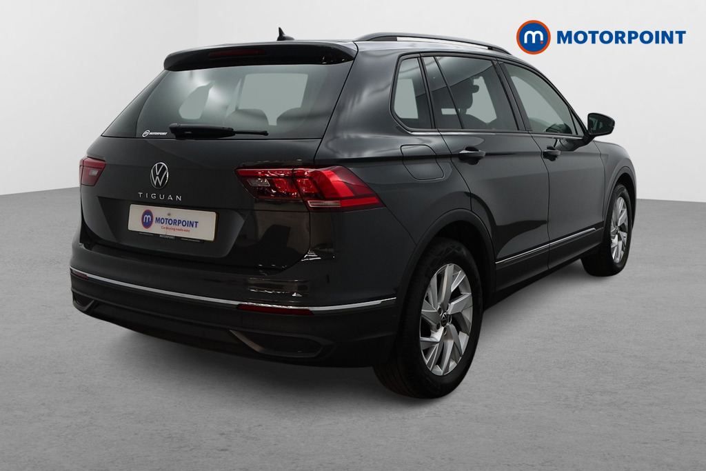 Volkswagen Tiguan Life Manual Petrol SUV - Stock Number (1661802) - Drivers side rear corner