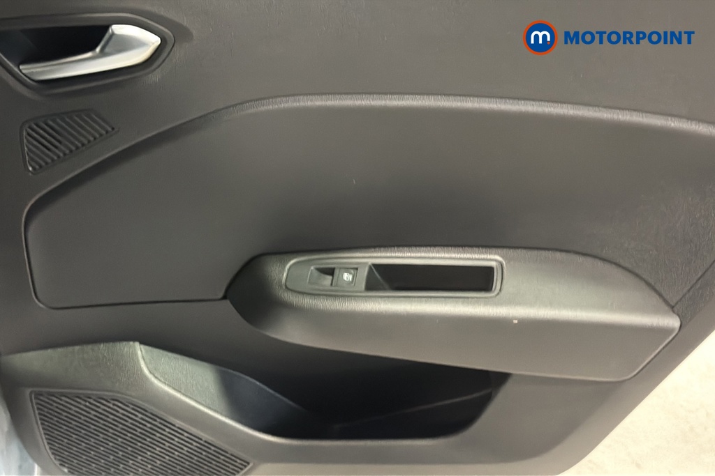 Renault Clio Evolution Manual Petrol Hatchback - Stock Number (1662737) - 993rd supplementary image