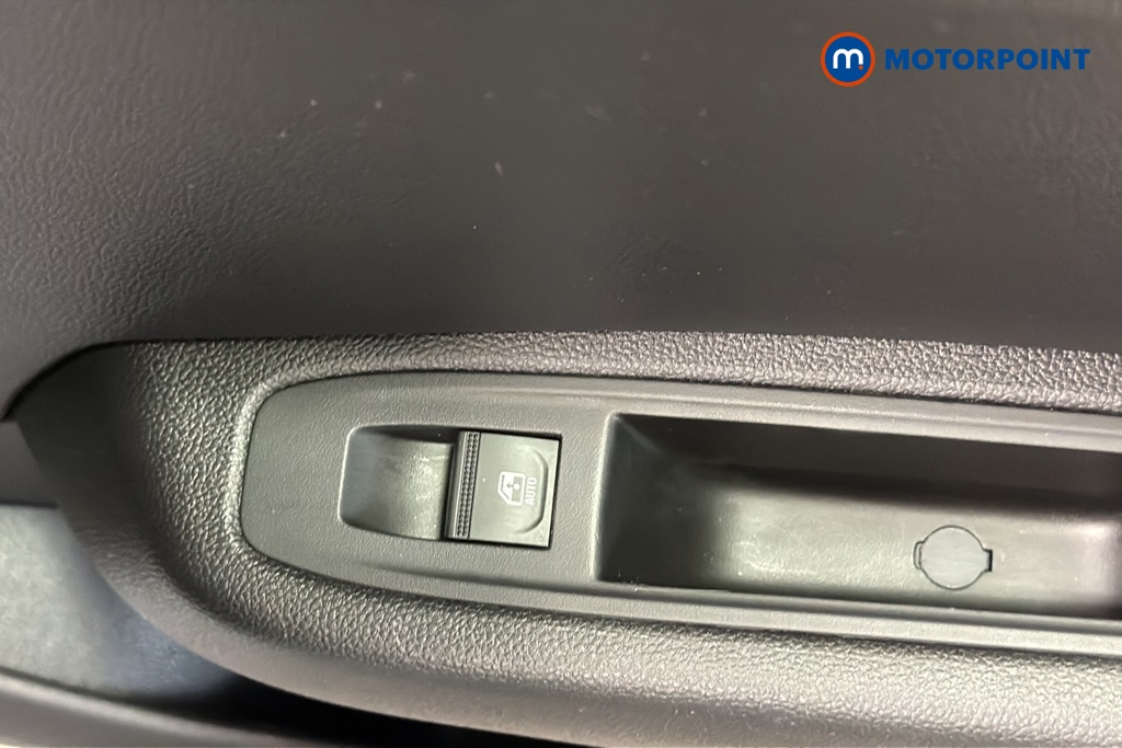 Renault Clio Evolution Manual Petrol Hatchback - Stock Number (1662737) - 994th supplementary image