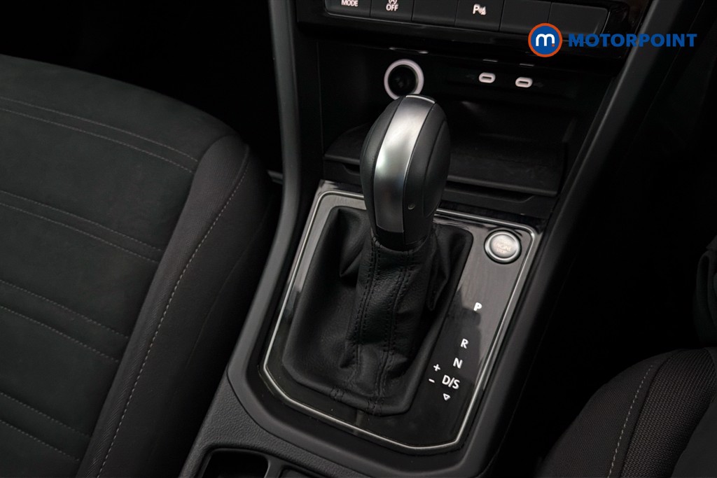 Volkswagen Touran SEL Automatic Petrol People Carrier - Stock Number (1663481) - 15th supplementary image