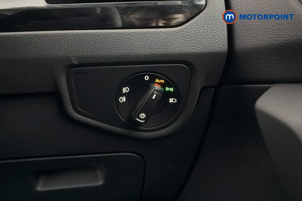 Volkswagen Touran SEL Automatic Petrol People Carrier - Stock Number (1663481) - 18th supplementary image