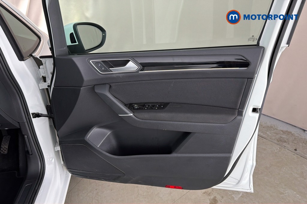 Volkswagen Touran SEL Automatic Petrol People Carrier - Stock Number (1663481) - 19th supplementary image