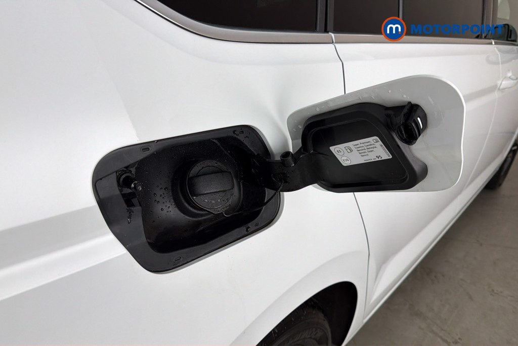 Volkswagen Touran SEL Automatic Petrol People Carrier - Stock Number (1663481) - 41st supplementary image