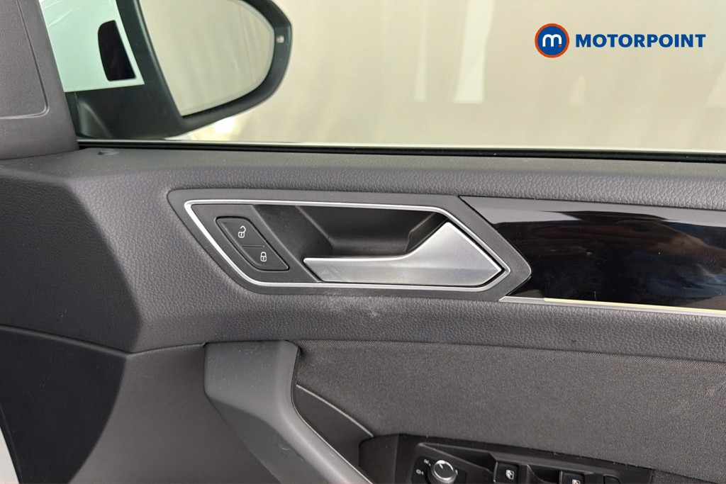 Volkswagen Touran SEL Automatic Petrol People Carrier - Stock Number (1663481) - 42nd supplementary image