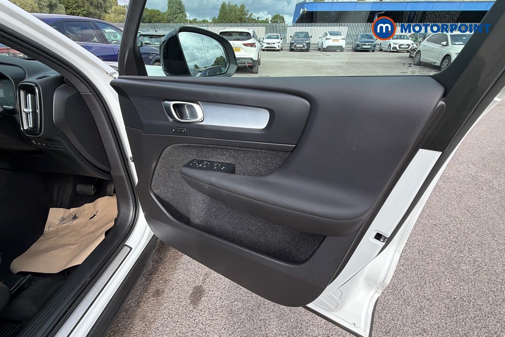 Volvo Xc40 Plus Automatic Petrol Plug-In Hybrid SUV - Stock Number (1663838) - 37th supplementary image