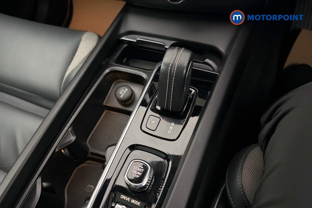 Volvo Xc60 R Design Pro Automatic Petrol Plug-In Hybrid SUV - Stock Number (1664146) - 15th supplementary image