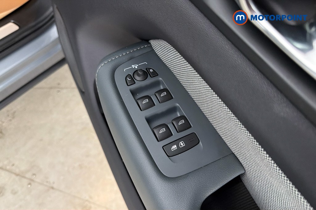 Volvo Xc60 R Design Pro Automatic Petrol Plug-In Hybrid SUV - Stock Number (1664146) - 20th supplementary image