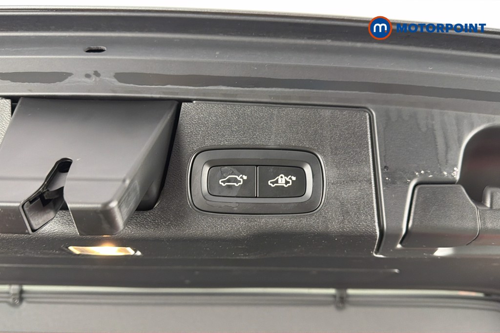 Volvo Xc60 R Design Pro Automatic Petrol Plug-In Hybrid SUV - Stock Number (1664146) - 35th supplementary image