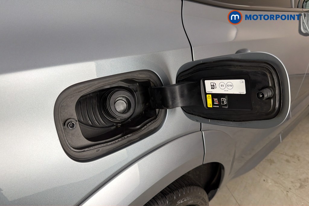 Volvo Xc60 R Design Pro Automatic Petrol Plug-In Hybrid SUV - Stock Number (1664146) - 41st supplementary image