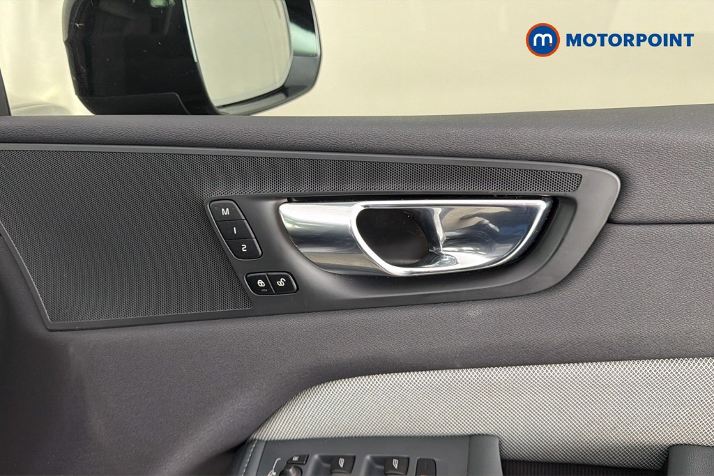 Volvo Xc60 R Design Pro Automatic Petrol Plug-In Hybrid SUV - Stock Number (1664146) - 42nd supplementary image
