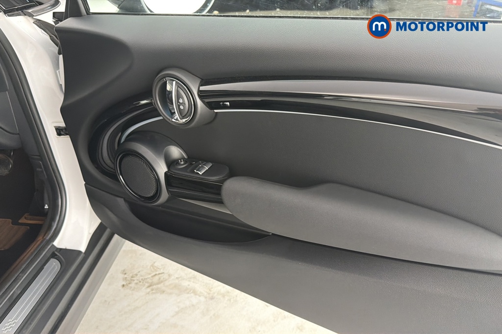 Mini Hatchback Cooper S Level 1 Automatic Electric Hatchback - Stock Number (1665442) - 18th supplementary image