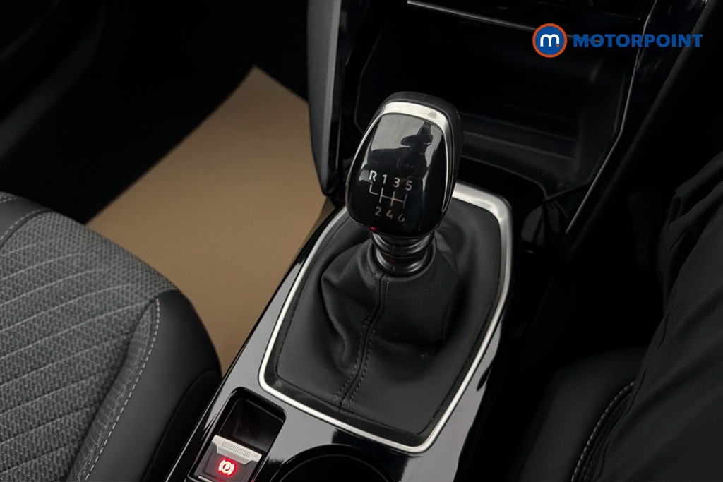 Peugeot 2008 Allure Manual Petrol SUV - Stock Number (1665928) - 15th supplementary image