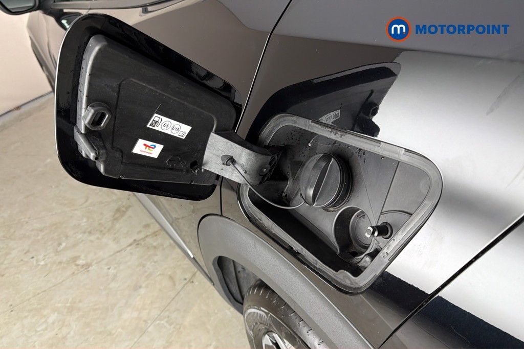Peugeot 2008 Allure Manual Petrol SUV - Stock Number (1665928) - 41st supplementary image