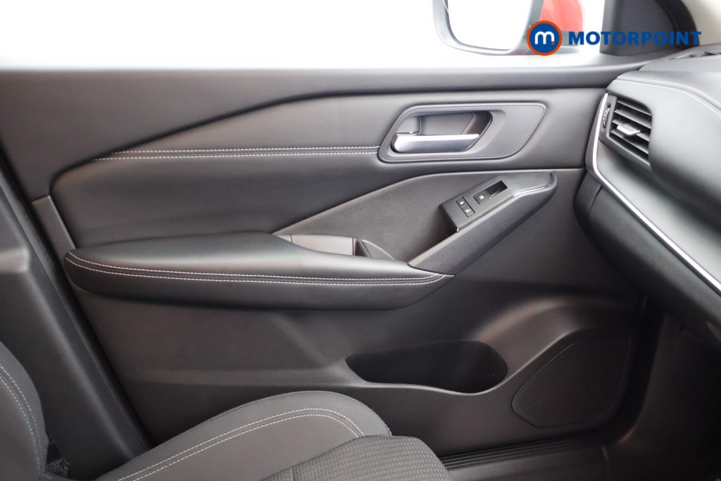 Nissan Qashqai Visia Manual Petrol SUV - Stock Number (1644564) - 11th supplementary image