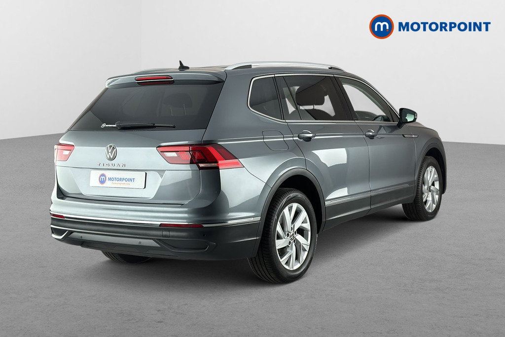 Volkswagen Tiguan Allspace Life Automatic Petrol SUV - Stock Number (1661423) - Passenger side rear corner