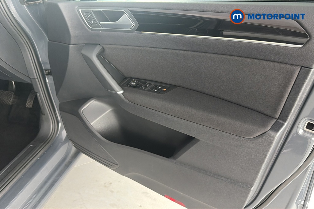 Volkswagen Touran SEL Automatic Petrol People Carrier - Stock Number (1663459) - 18th supplementary image
