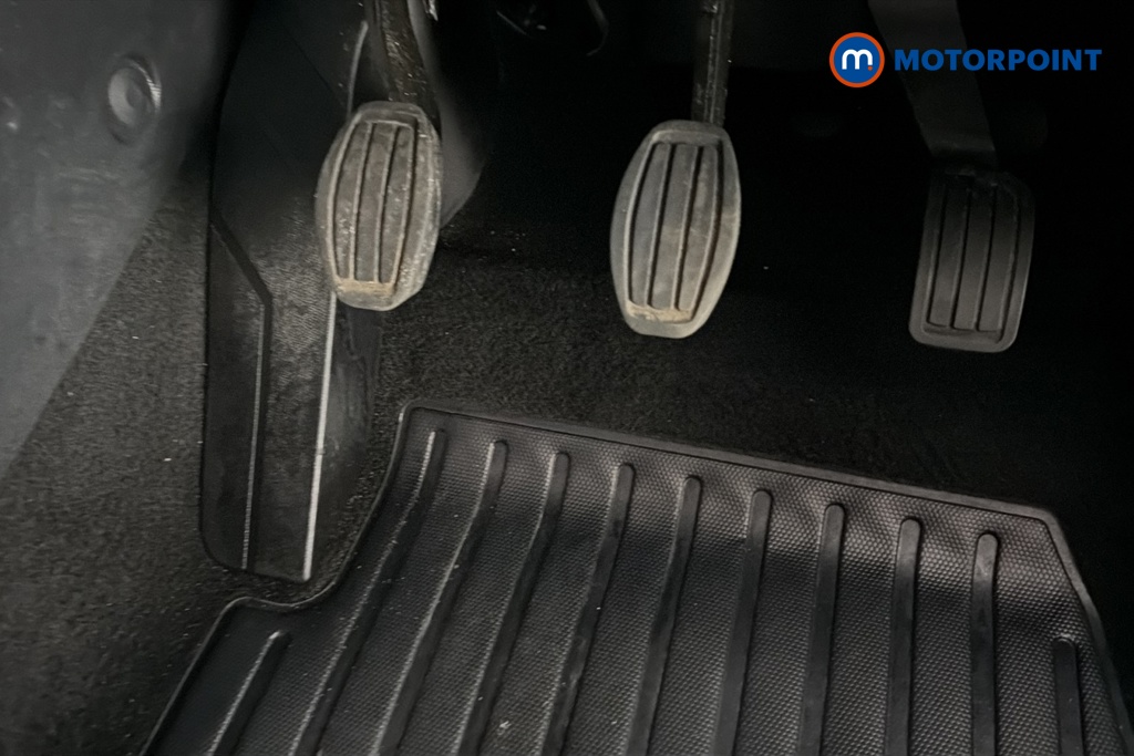 Peugeot 2008 Allure Manual Petrol SUV - Stock Number (1665839) - 24th supplementary image