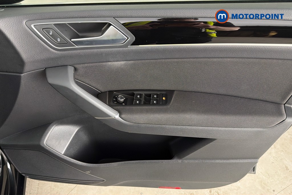 Volkswagen Touran SEL Automatic Petrol People Carrier - Stock Number (1663476) - 19th supplementary image