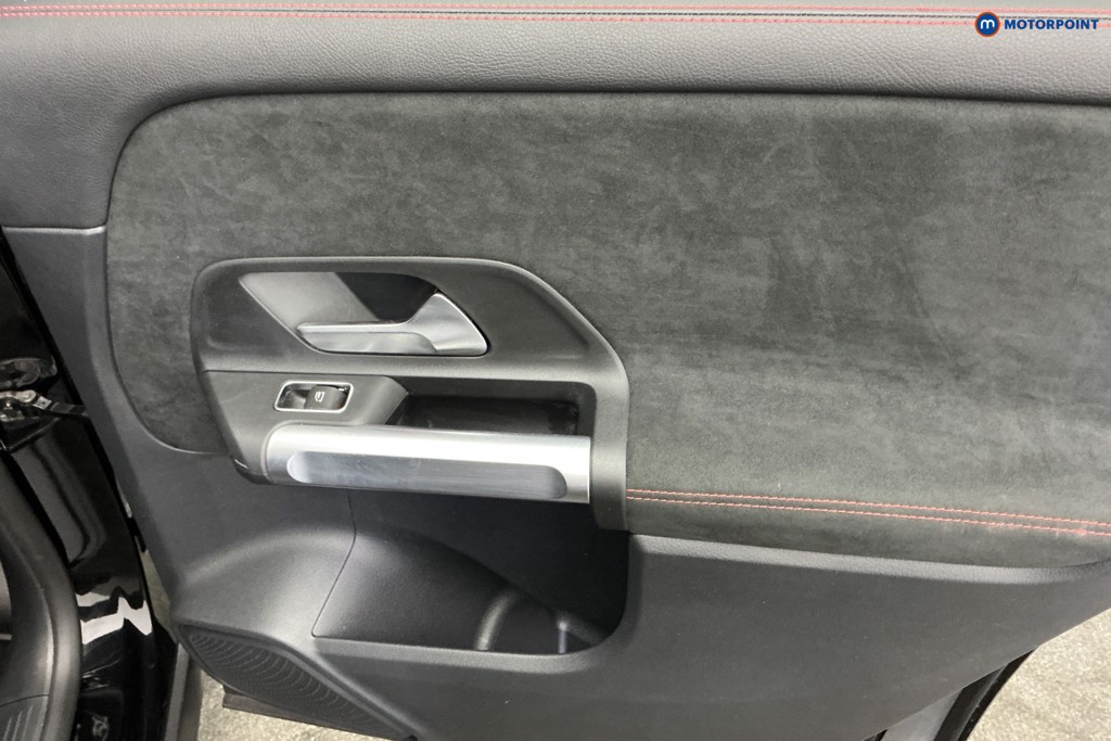 Mercedes-Benz GLB Amg Line Automatic Diesel SUV - Stock Number (1624554) - 25th supplementary image