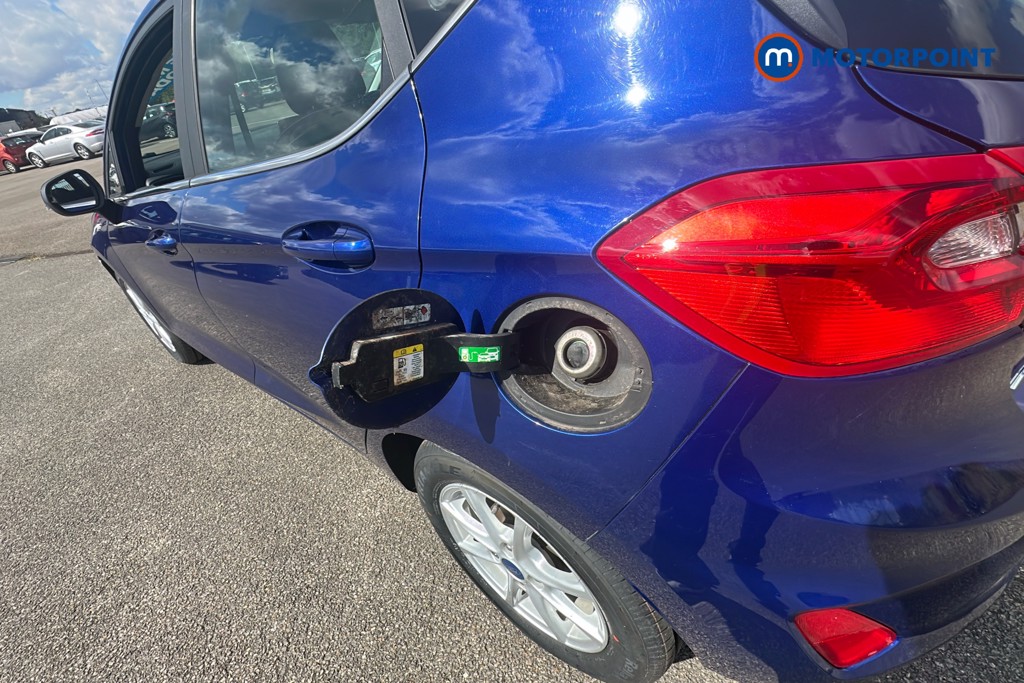 Ford Fiesta Zetec Manual Petrol Hatchback - Stock Number (1642944) - 41st supplementary image