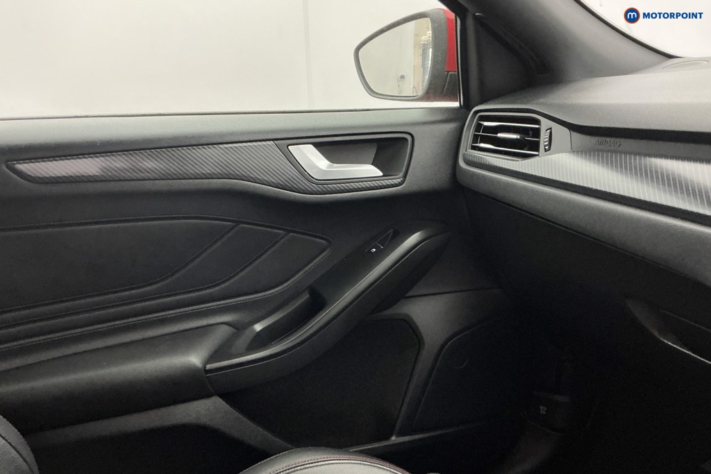 Ford Focus St-Line X Manual Petrol Hatchback - Stock Number (1654125) - 19th supplementary image