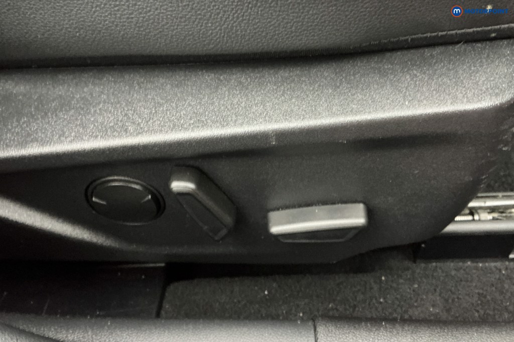 Ford Focus St-Line X Manual Petrol Hatchback - Stock Number (1654125) - 23rd supplementary image