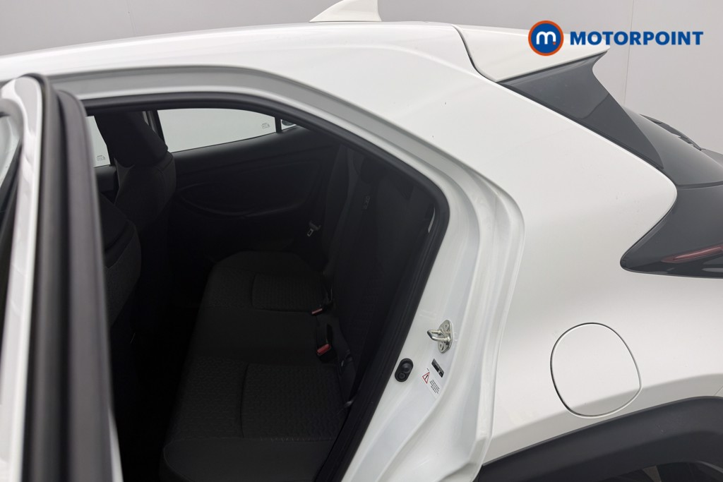 Toyota Yaris Cross Icon Automatic Petrol-Electric Hybrid Estate - Stock Number (1654145) - 5th supplementary image