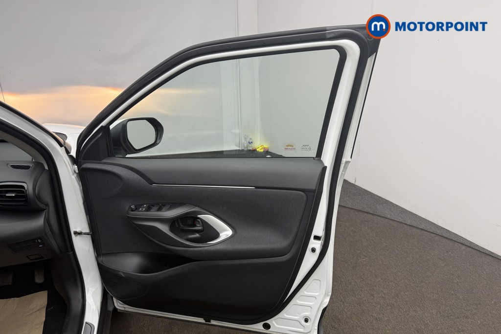 Toyota Yaris Cross Icon Automatic Petrol-Electric Hybrid Estate - Stock Number (1654145) - 18th supplementary image
