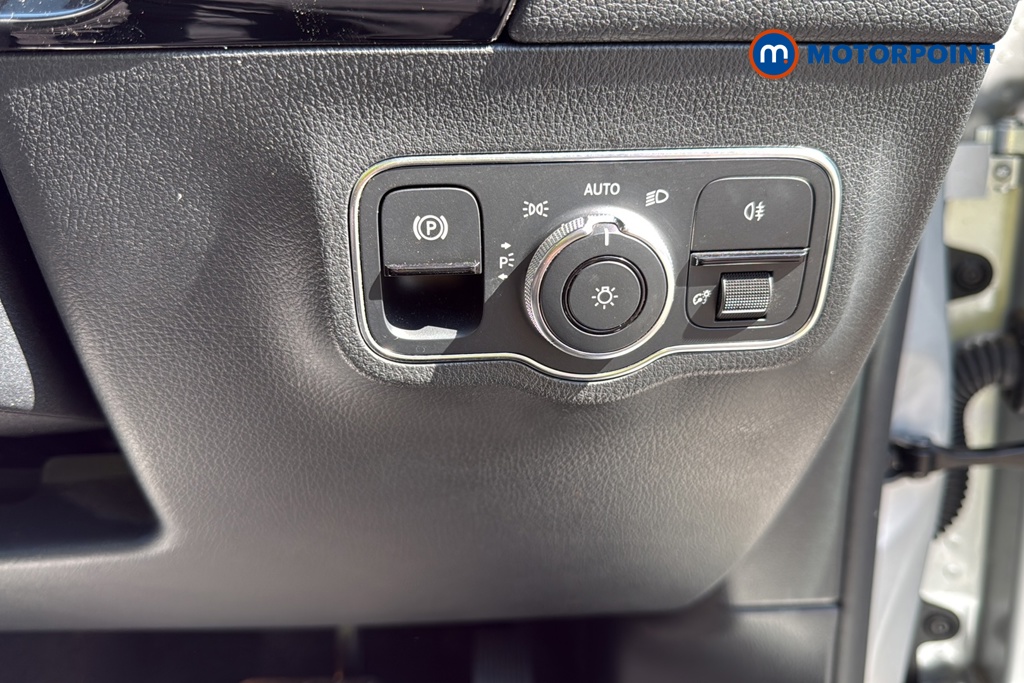 Mercedes-Benz B Class Sport Automatic Diesel Hatchback - Stock Number (1656355) - 11th supplementary image