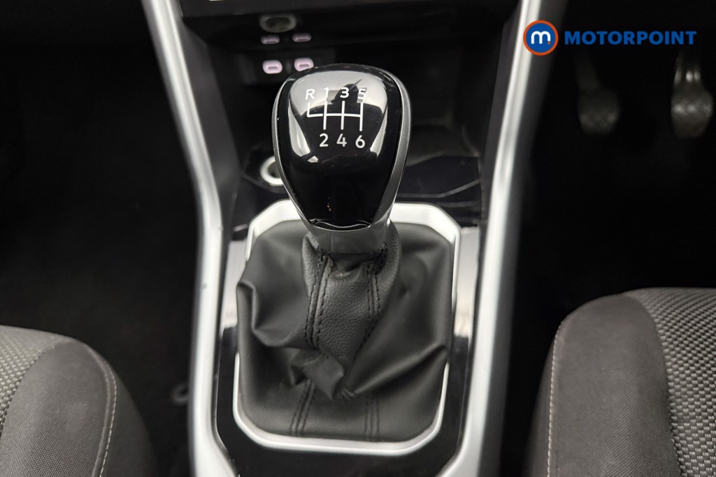 Volkswagen T-Roc Life Manual Petrol SUV - Stock Number (1657501) - 6th supplementary image