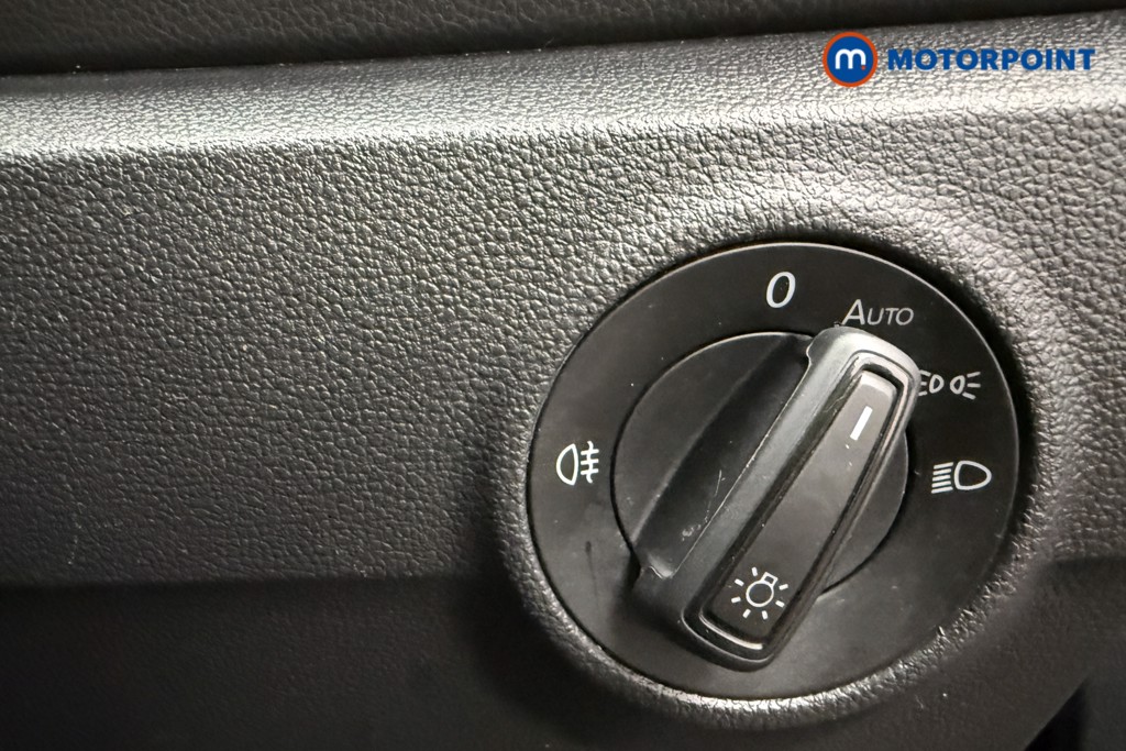 Volkswagen T-Roc Life Manual Petrol SUV - Stock Number (1657501) - 16th supplementary image