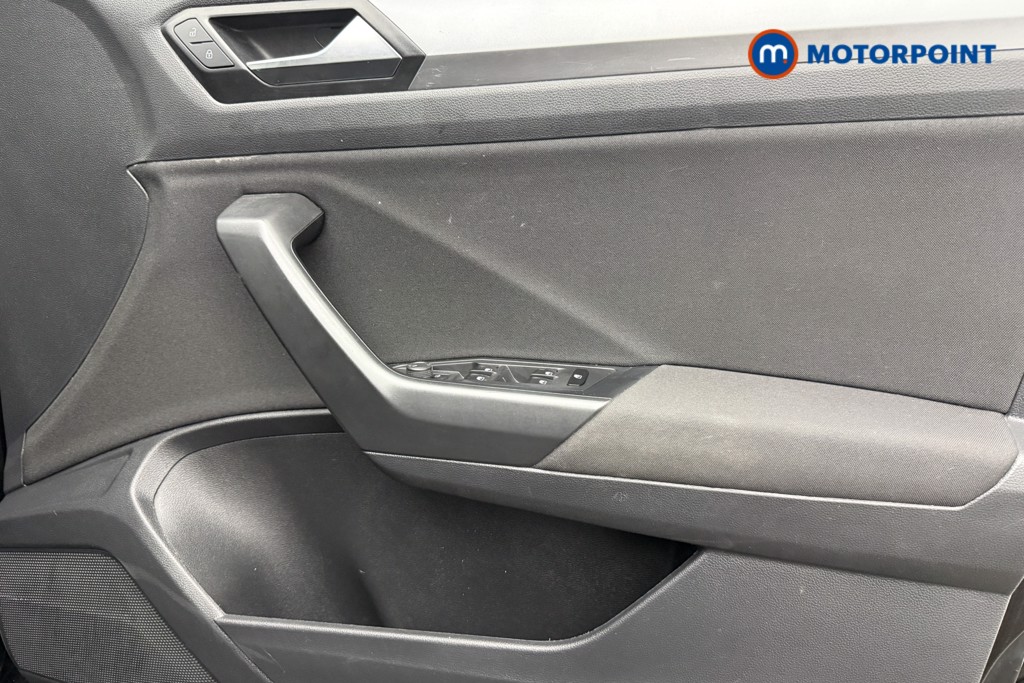 Volkswagen T-Roc Life Manual Petrol SUV - Stock Number (1657501) - 17th supplementary image
