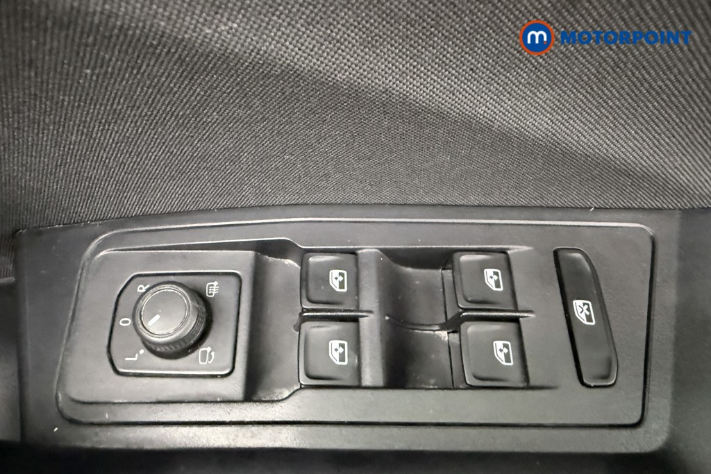 Volkswagen T-Roc Life Manual Petrol SUV - Stock Number (1657501) - 18th supplementary image