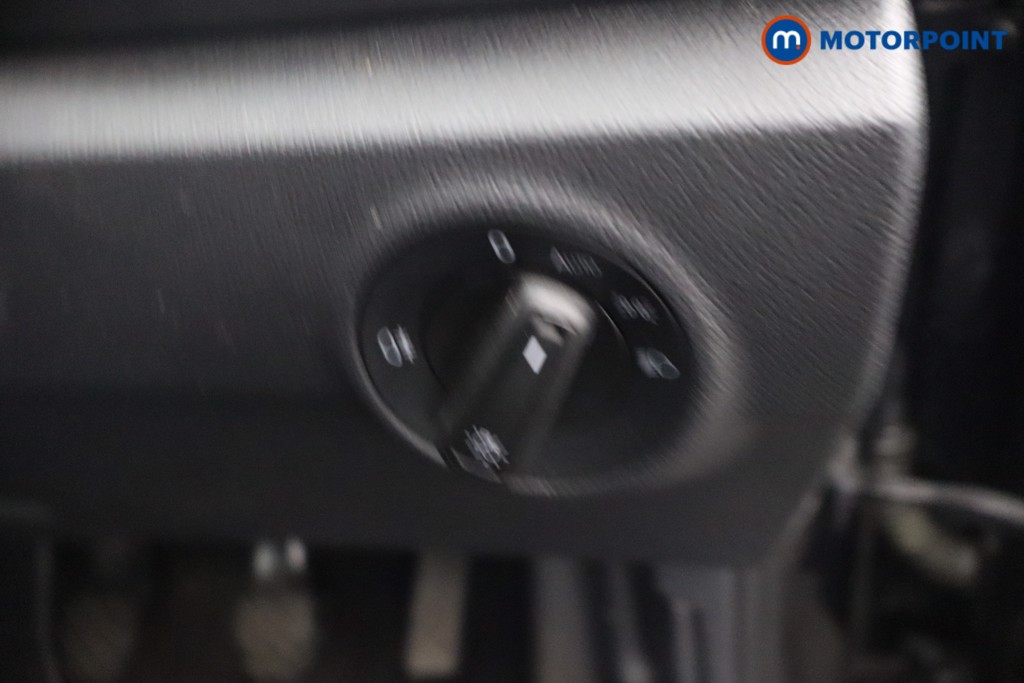 Volkswagen T-Roc Life Manual Petrol SUV - Stock Number (1659414) - 12th supplementary image